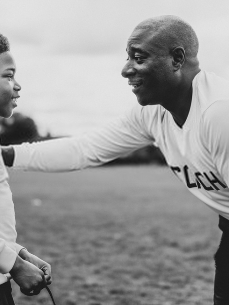 football-coach-advising-the-goalkeeper